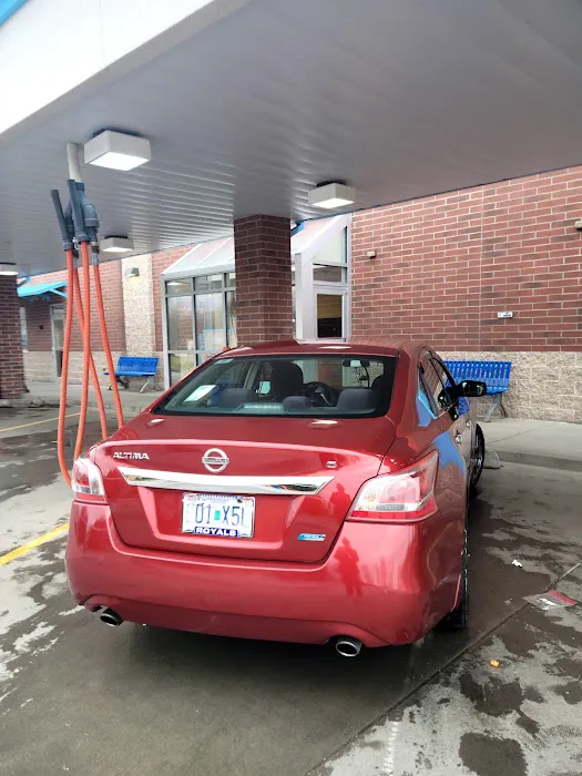 GO Car Wash Picture 10