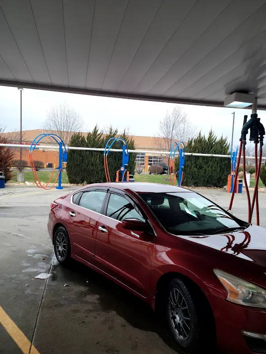 GO Car Wash Picture 9