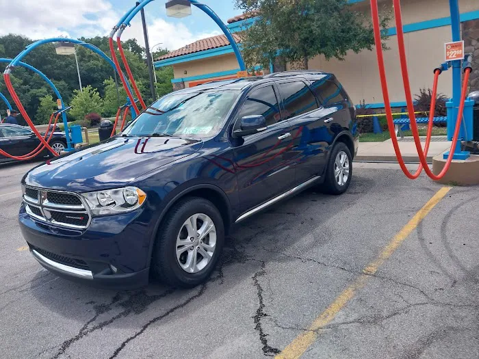 GO Car Wash Picture 4