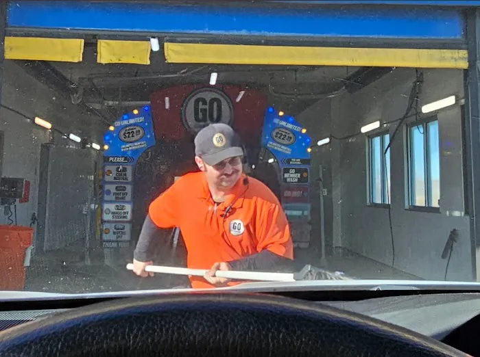 GO Car Wash Picture 7
