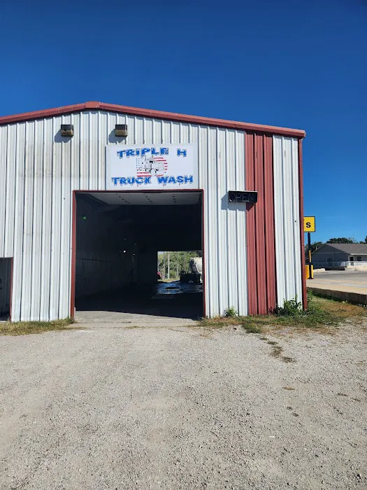 Triple H Family Truck Wash Picture 1