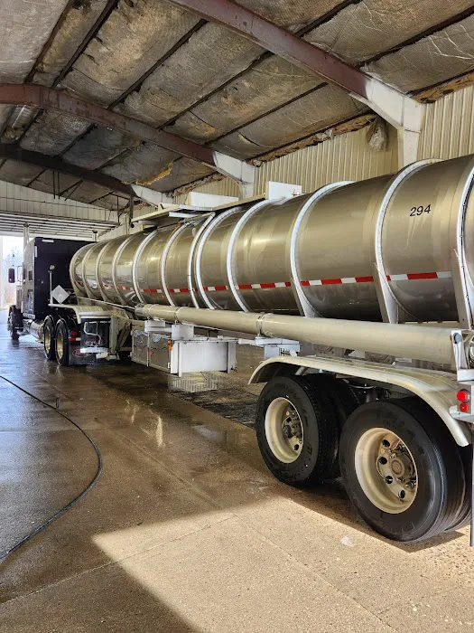 Triple H Family Truck Wash Picture 8