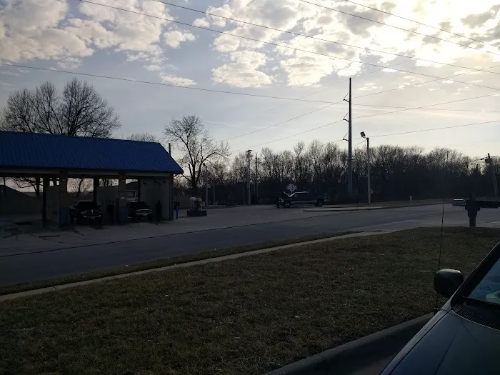 Superior Car Wash - East Picture 2