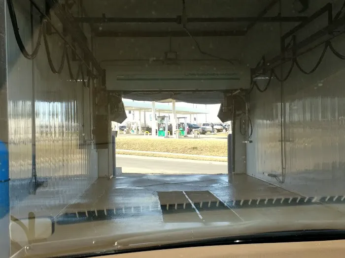 Superior Car Wash - East Picture 4