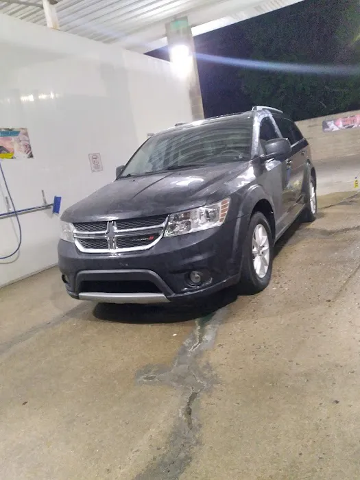 Superior Car Wash - East Picture 5