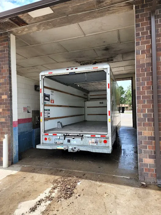 K & T Car Wash Picture 5