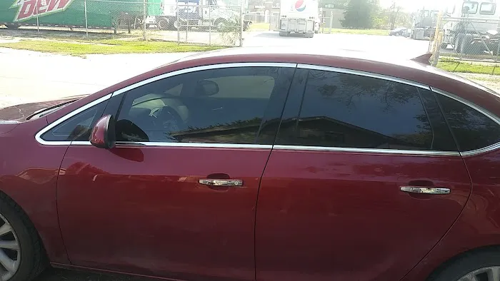 K & T Car Wash Picture 4