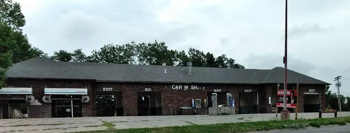 K & T Car Wash Picture 7