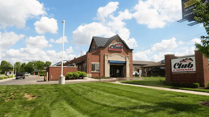 Club Car Wash Picture 4