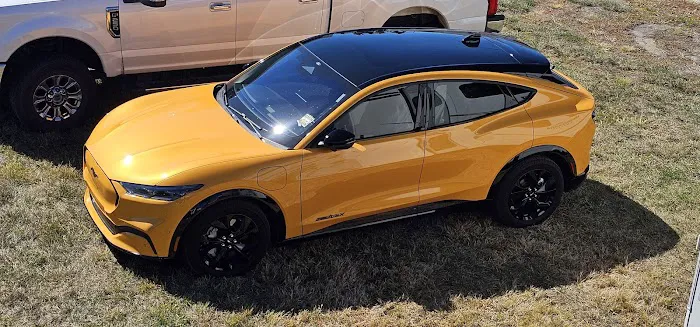 Club Car Wash Picture 3