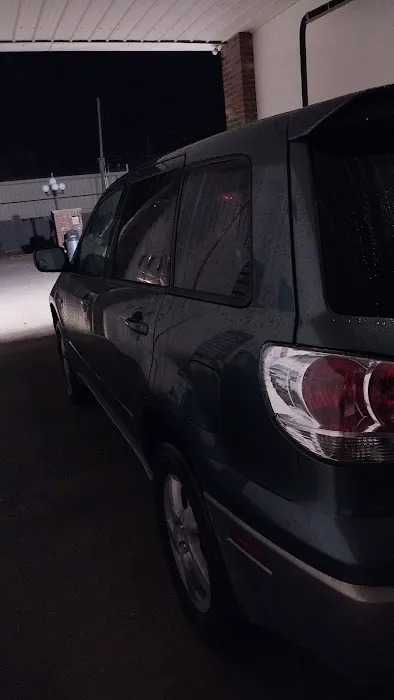 Shucks Auto Wash Picture 5