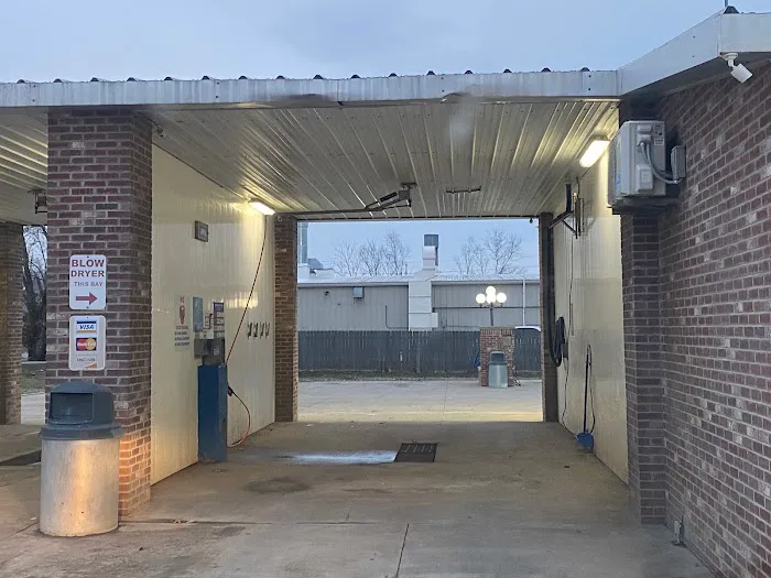 Shucks Auto Wash Picture 9