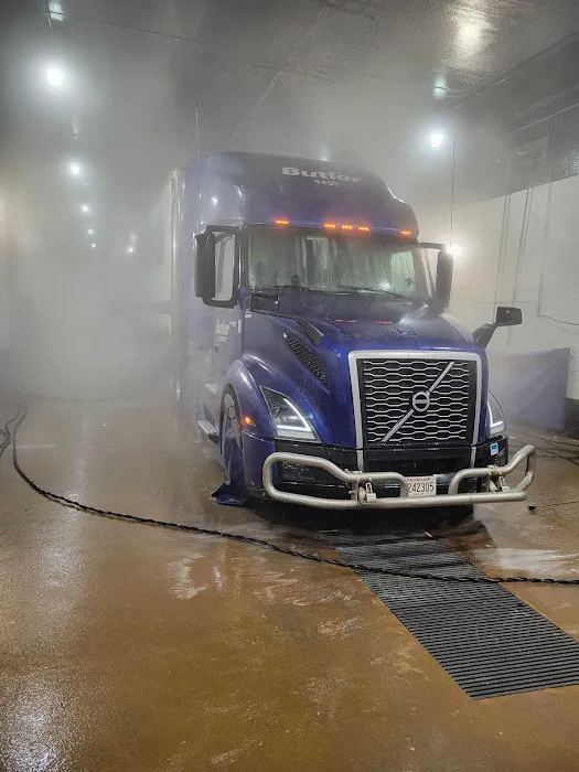 Blue Beacon Truck Wash of Oak Grove, MO Picture 4