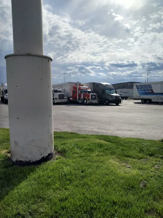 Blue Beacon Truck Wash of Oak Grove, MO Picture 5