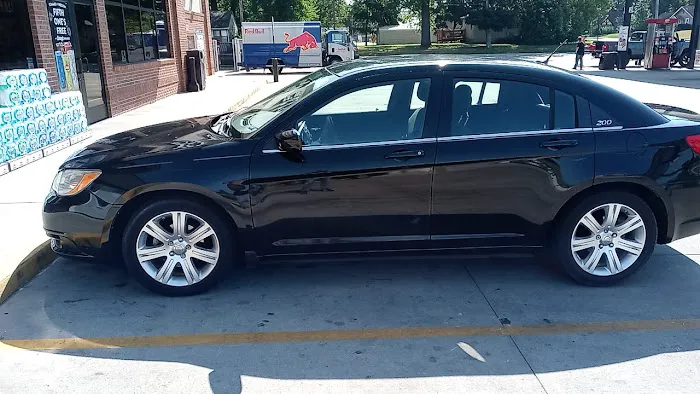 Main Street Car Wash Picture 1