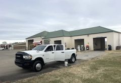 Peculiar RV & Car Wash photo 4