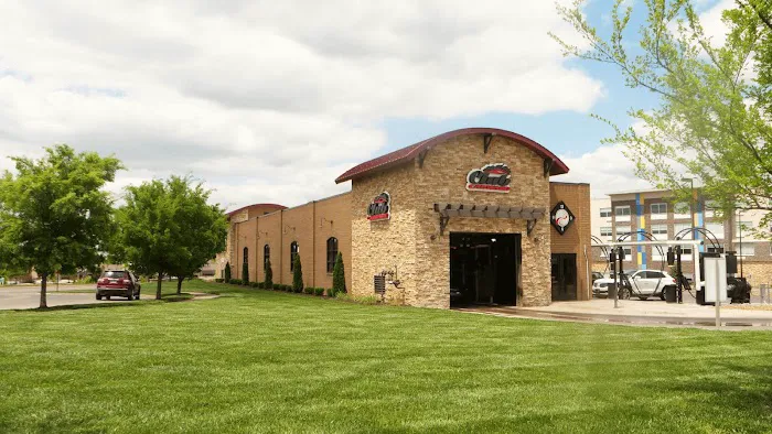 Club Car Wash Picture 3