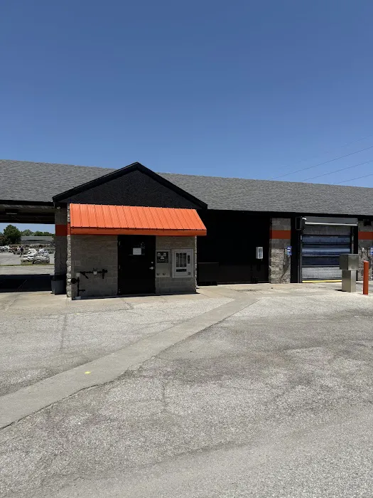 Stop & Shine Car Wash Picture 7