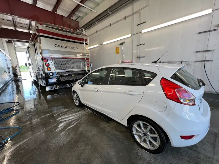 On The Go Truck Wash Picture 9