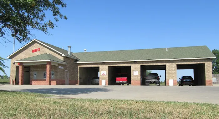 Wes's Car Wash Picture 7