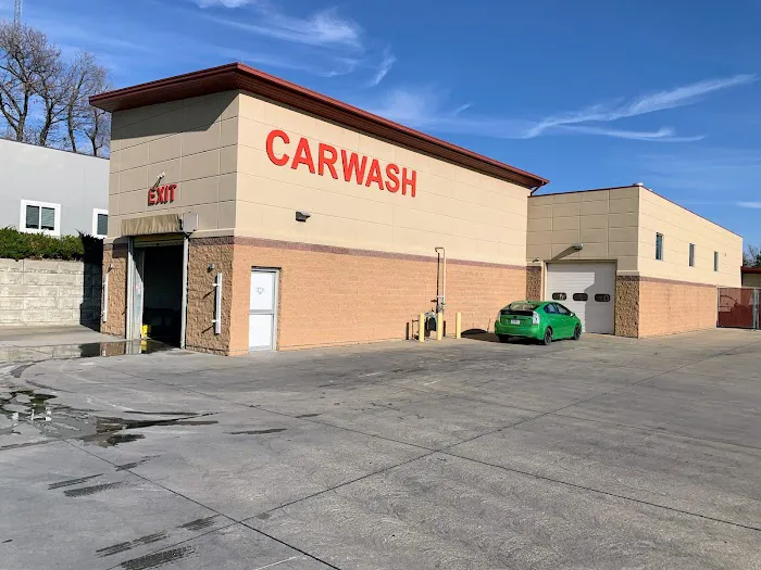 East Ridge Car Wash Picture 3