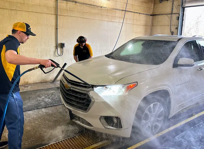 East Ridge Car Wash Picture 10