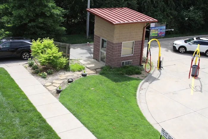 East Ridge Car Wash Picture 1