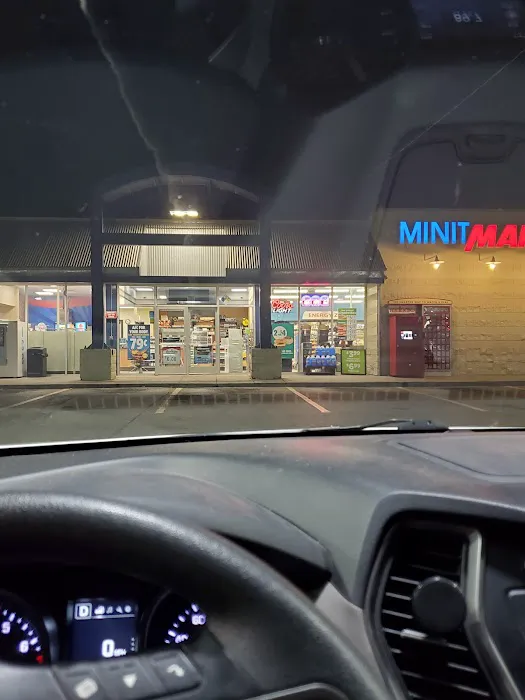Minit Mart Touch-Free Car Wash Picture 1