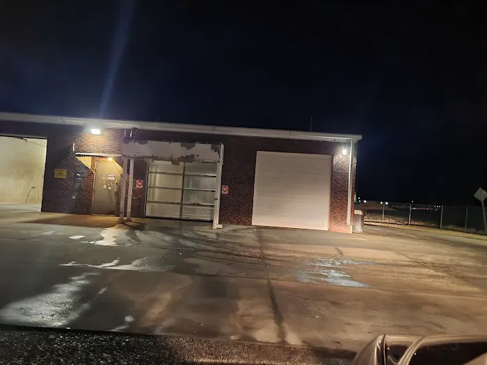 Dans Car Wash Picture 5