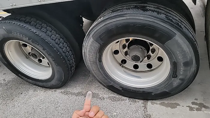 Truck Wash at Love's Travel Stops Picture 1