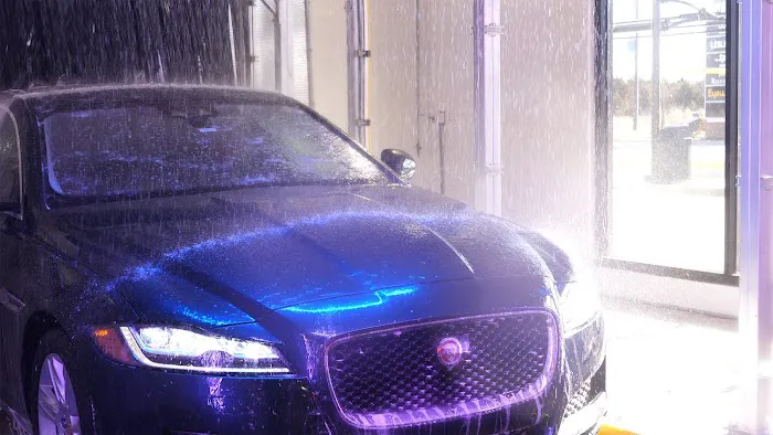 Club Car Wash Picture 6