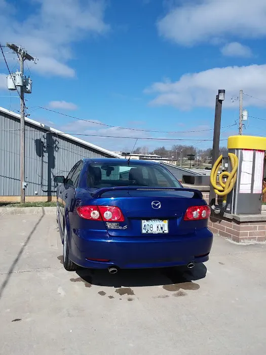 Dakota Car Wash Picture 4