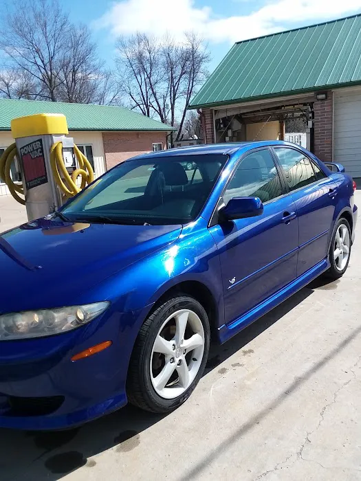 Dakota Car Wash Picture 5