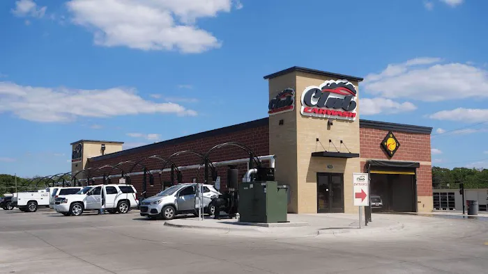 Club Car Wash Picture 3