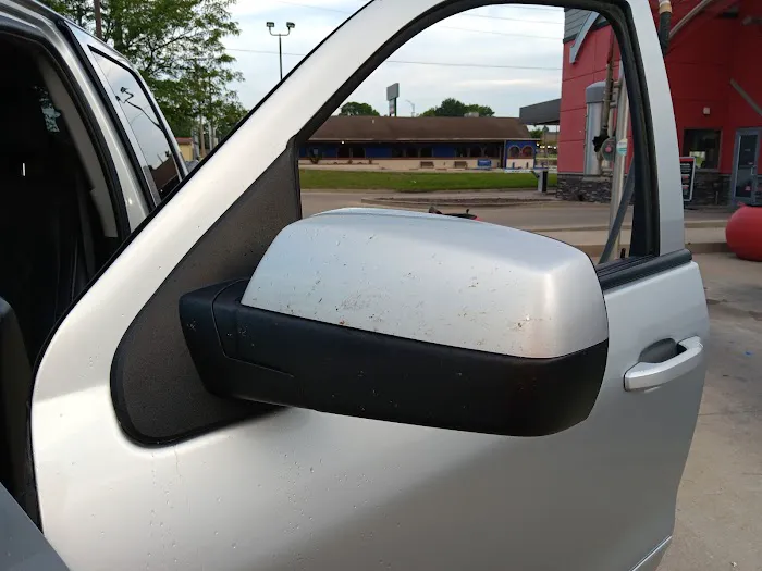 Zips Car Wash Picture 2