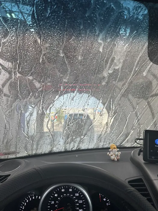 Zips Car Wash Picture 7