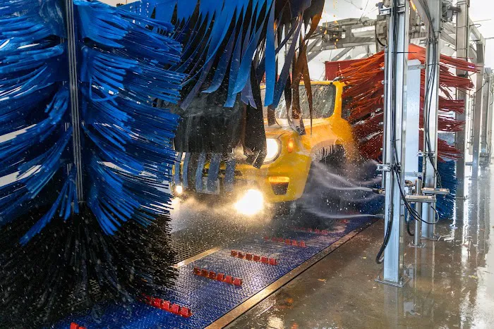 Wild Blue Car Wash Picture 6