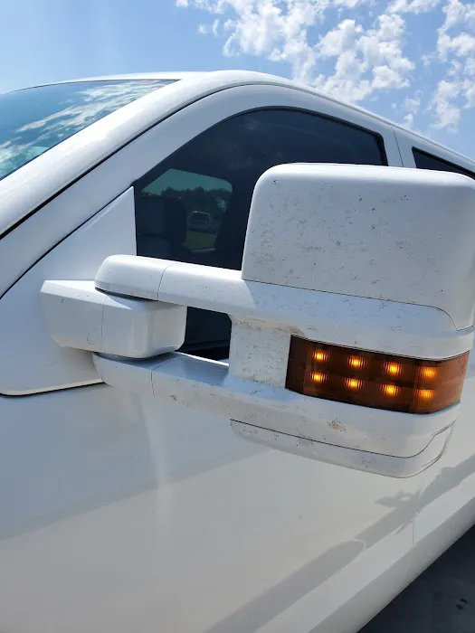 Hurricane Bay Car Wash Picture 3