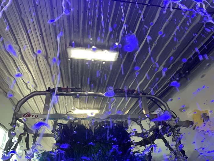 Hurricane Bay Car Wash Picture 2