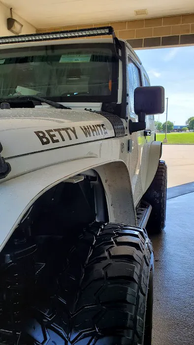 Xcel Car Wash Picture 3