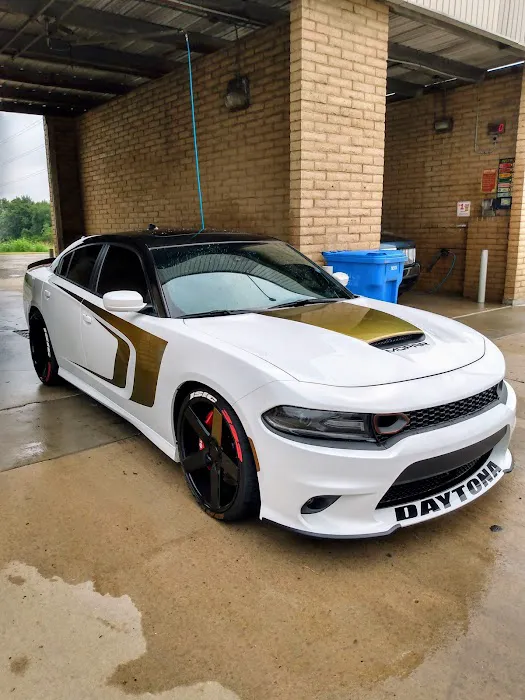 Bob's Car Wash Picture 6