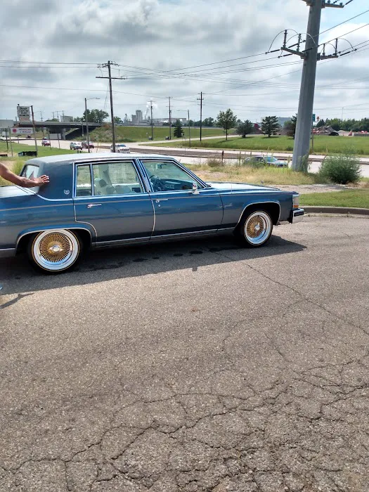 Bob's Car Wash Picture 3