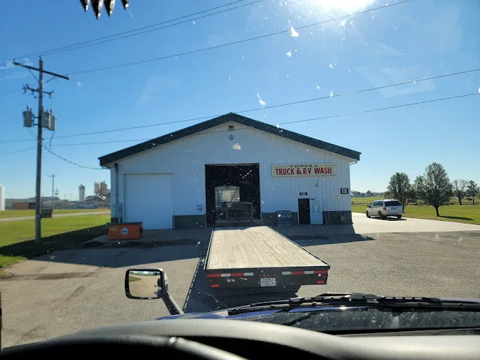 Topeka Truck and RV Wash Picture 4
