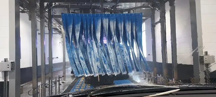 Charlie's Car Wash Picture 7