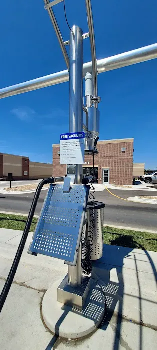 Charlie's Car Wash Picture 2