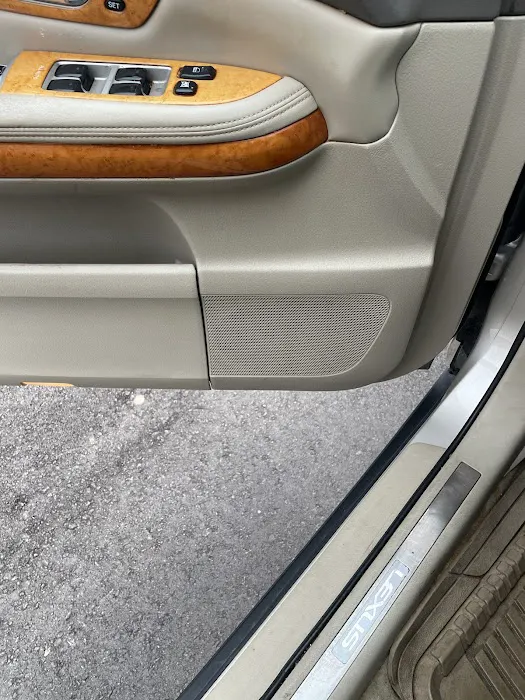 Charlie's Car Wash Picture 5