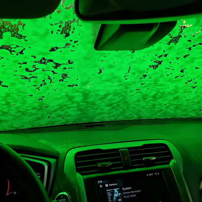 Club Car Wash Picture 3