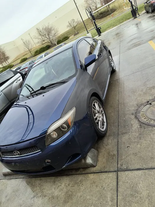 Club Car Wash Picture 4