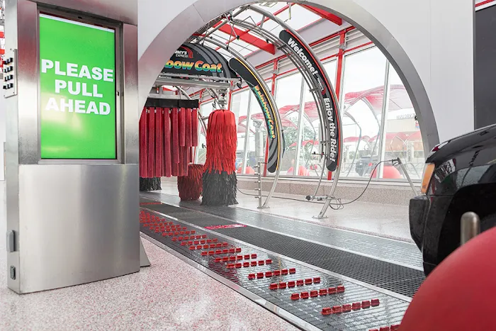 Tommy's Express® Car Wash Picture 8