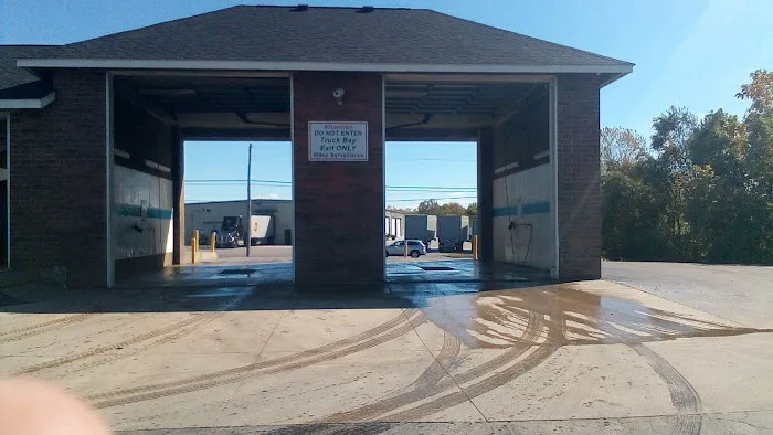 South 65 Car Wash With Truck Bay Picture 10